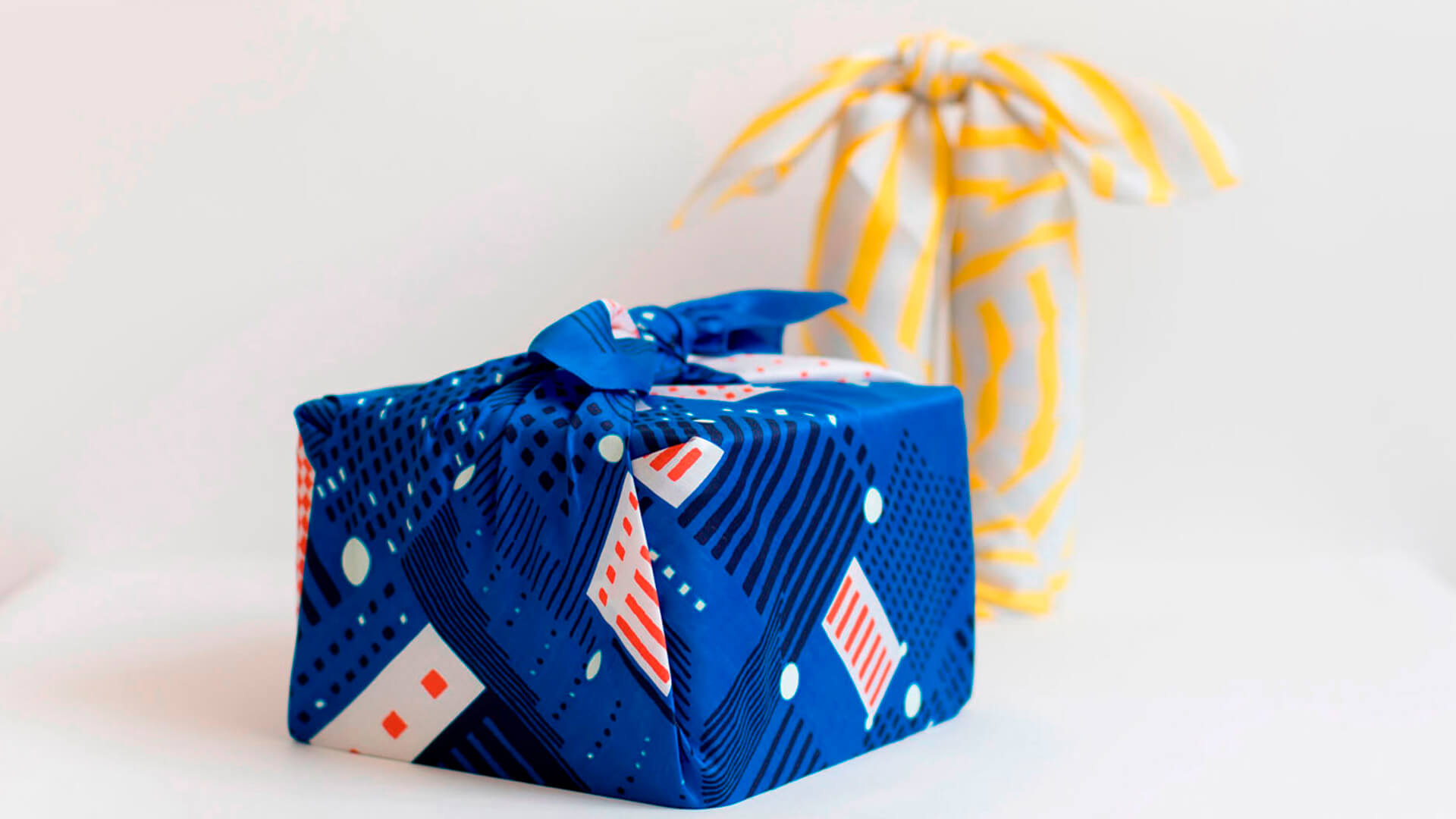 Furoshiki: The Art of Japanese Fabric Wrapping - Invaluable