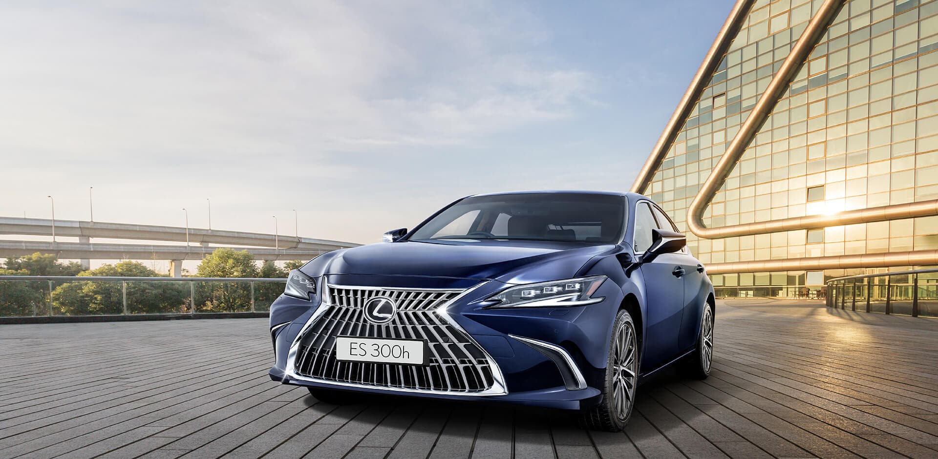 http://Lexus%20ES%20350h%20Luxury