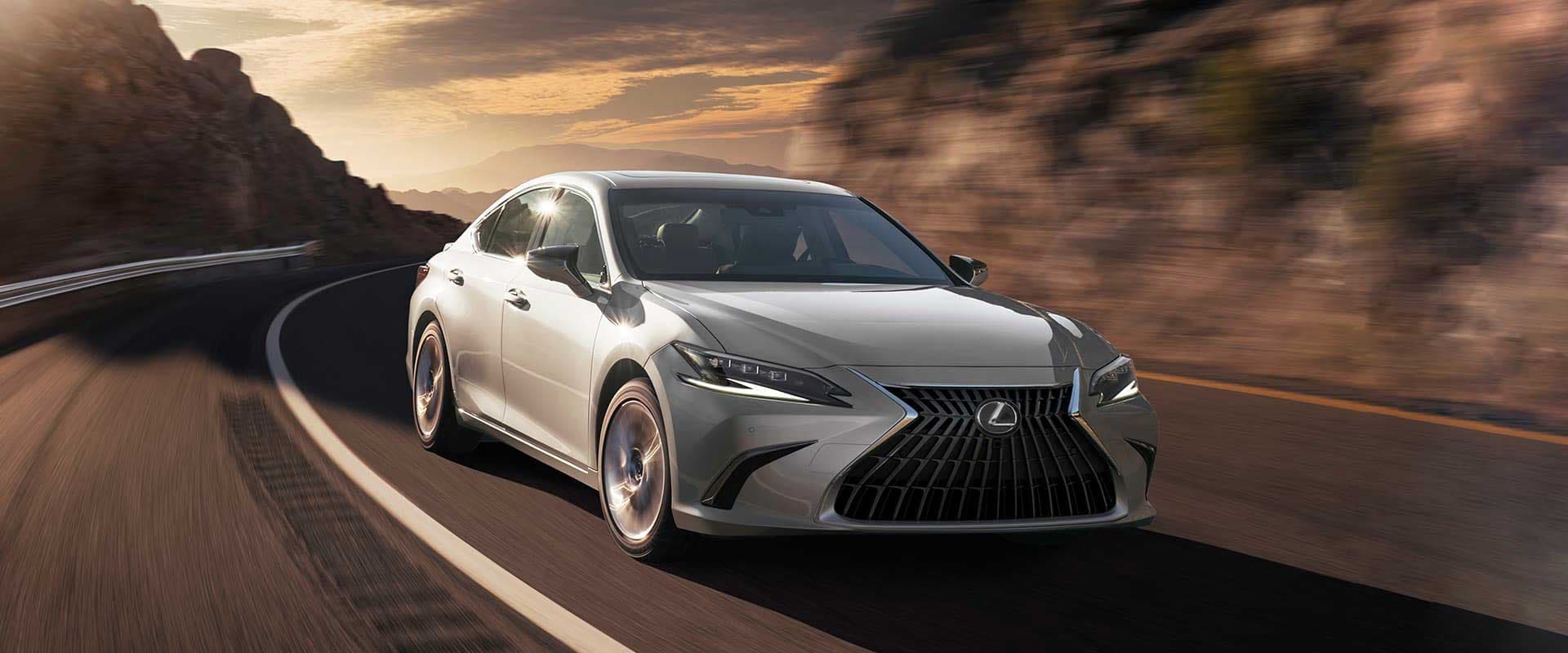Lexus ES 350h Exquisite Exterior Gallery Images
