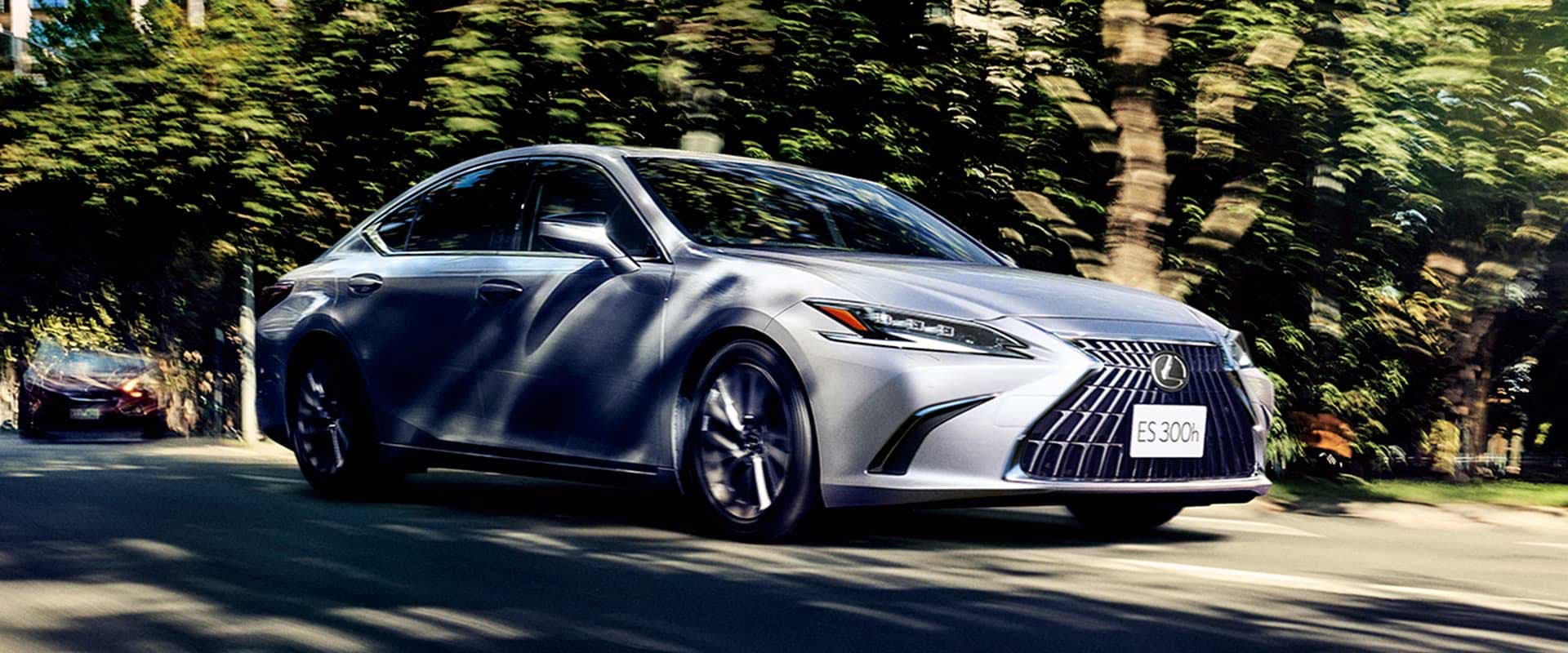 Lexus ES 350h Exquisite Exterior Gallery Images