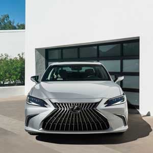 http://Lexus%20ES%20350h%20Exquisite%20Exterior%20Gallery%20Thumbnail%20Images