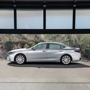http://Lexus%20ES%20350h%20Luxury%20Exterior%20Gallery%20Thumbnail%20Images