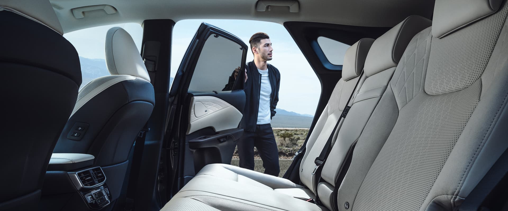 Lexus RX Interior Gallery Images